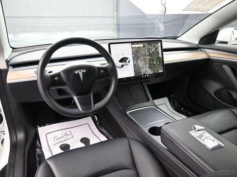 Used 2023 Tesla Model 3 Standard Range image 23