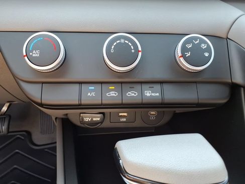 New 2026 Hyundai Elantra SE FWD image 21