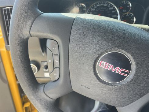 Used 2021 GMC Savana 3500 Extended w/ Power Convenience Package RWD image 19