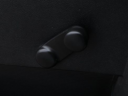 Used 2018 RAM 3500 Tradesman w/ Chrome Appearance Group image 15