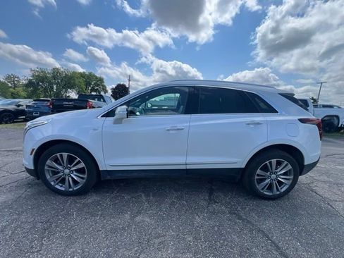 Used 2024 Cadillac XT5 Premium Luxury w/ Technology Package AWD/4WD image 8