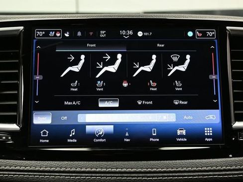 Certified 2024 Chrysler Pacifica Limited FWD image 36