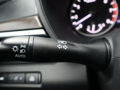 Used 2025 Nissan Altima 2.5 SV FWD image 24