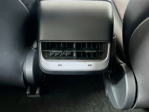 Used 2021 Tesla Model 3 Standard Range Plus image 28