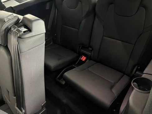 Used 2025 Volvo XC90 B6 Plus image 26