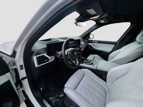 Used 2024 BMW X5 sDrive40i w/ Executive Package RWD image 9