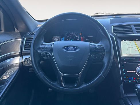 Used 2018 Ford Explorer Limited w/ Ford Safe & Smart Package AWD/4WD image 13