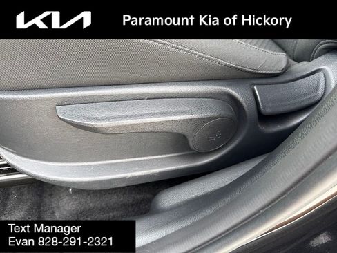 Used 2025 Kia Sportage LX FWD image 19