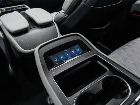 New 2026 Lincoln Navigator L Black Label AWD/4WD image 20