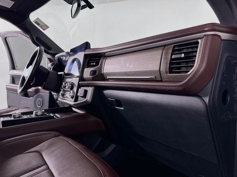 Used 2023 Ford Expedition Max Limited image 41