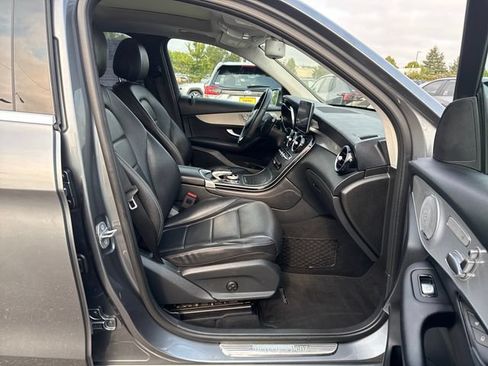 Used 2019 Mercedes-Benz GLC 300 4MATIC image 9