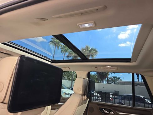 Used 2021 GMC Yukon Denali w/ Denali Premium Package image 25