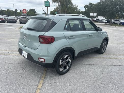 New 2025 Hyundai Venue Limited image 11