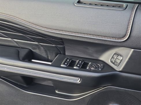 Used 2019 Ford Expedition Platinum image 28