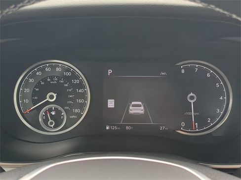 Certified 2025 Genesis G70 2.5T image 24