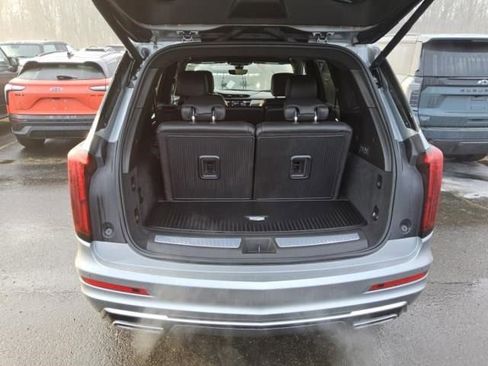 Certified 2025 Cadillac XT6 Premium Luxury w/ Platinum Package image 4