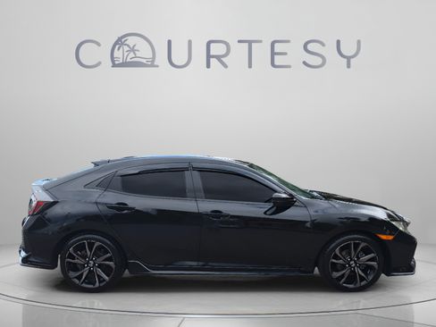 Used 2018 Honda Civic Sport image 8