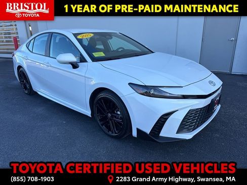 Certified 2025 Toyota Camry SE image 1