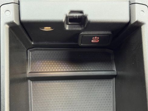 Used 2023 BMW 430i xDrive Coupe w/ M Sport Package image 32