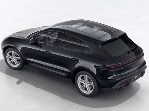 Certified 2025 Porsche Macan image 12