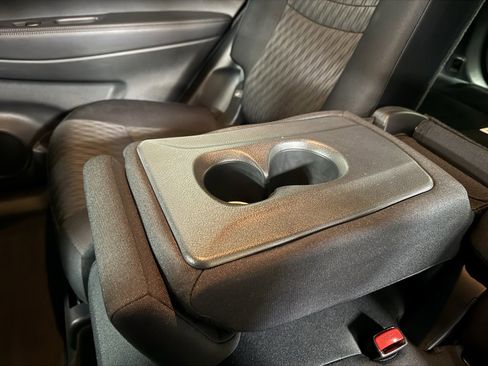 Used 2019 Nissan Rogue SV image 18