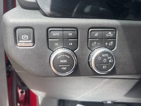 Used 2026 GMC Sierra 1500 SLT w/ SLT Premium Plus Package AWD/4WD image 16