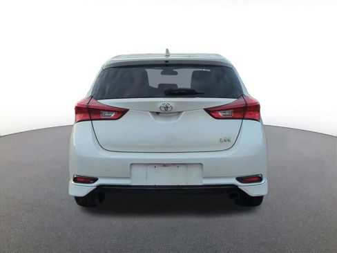 Used 2017 Toyota Corolla iM image 5