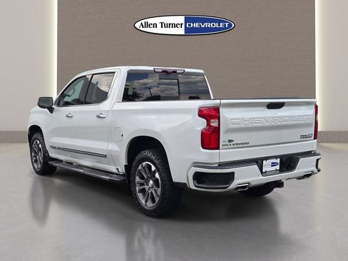 Used 2024 Chevrolet Silverado 1500 High Country w/ Technology Package AWD/4WD image 9