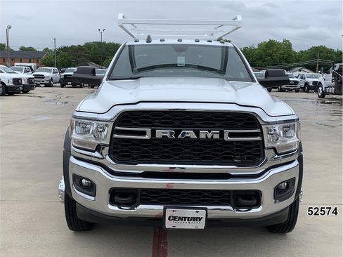 Used 2022 RAM 4500 Tradesman w/ Chrome Appearance Group RWD image 9