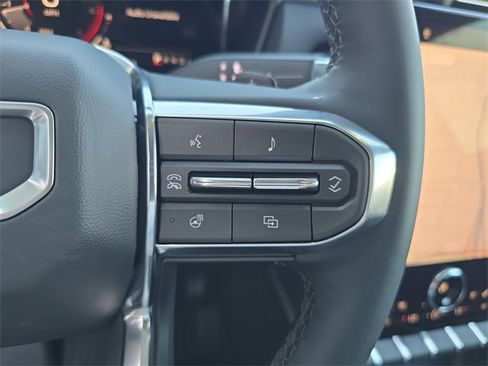 New 2026 GMC Terrain Denali w/ LPO, Black Badging Package image 25