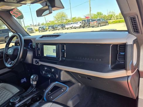 Used 2022 Ford Bronco Wildtrak image 21