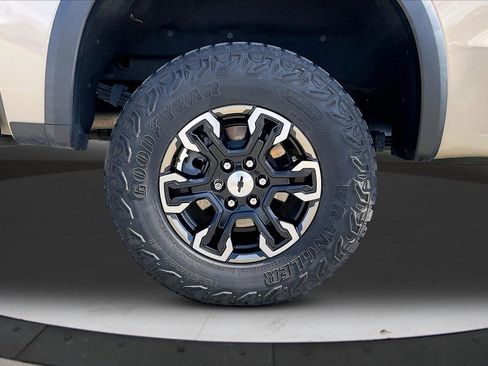 Used 2022 Chevrolet Silverado 1500 ZR2 w/ Technology Package AWD/4WD image 38