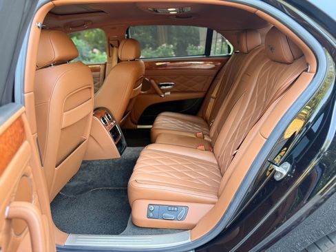 Used 2016 Bentley Flying Spur V8 AWD/4WD image 32