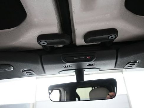 Used 2023 Jeep Gladiator Overland AWD/4WD image 12