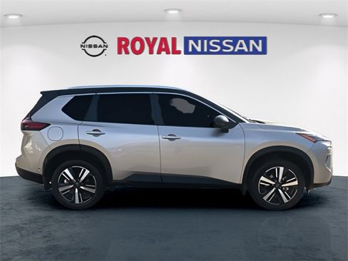 Used 2024 Nissan Rogue SL w/ SL Premium Package image 8