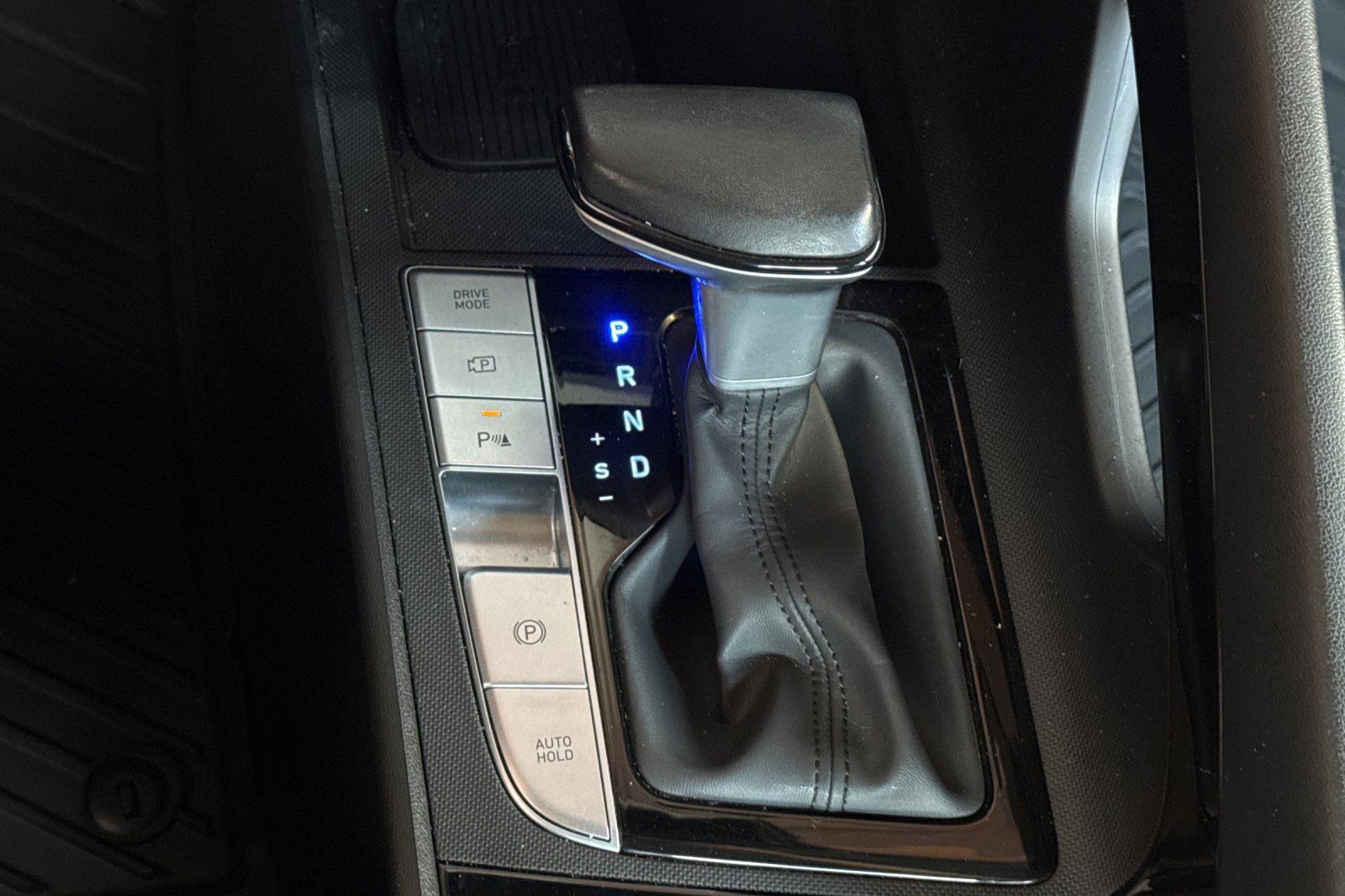 Used 2024 Hyundai Elantra Limited FWD image 28