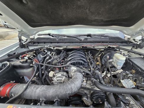 Used 2018 Chevrolet Silverado 1500 LT w/ All Star Edition image 41