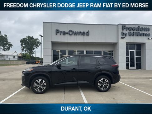 Used 2022 Nissan Rogue SV FWD image 2