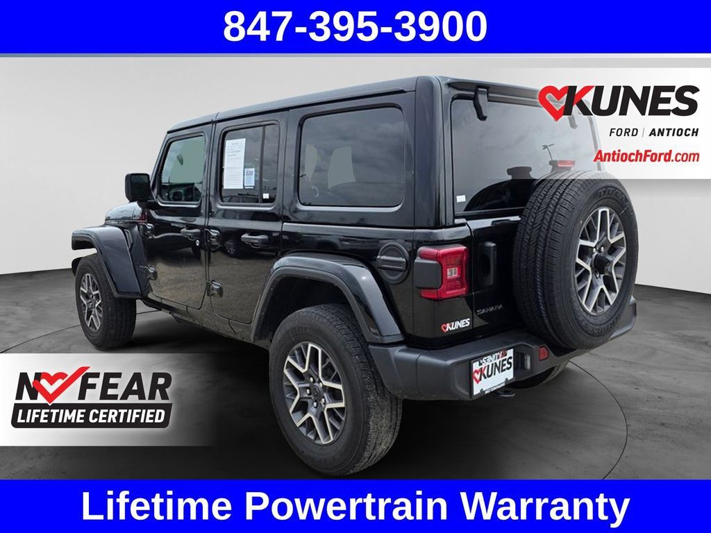 Used 2025 Jeep Wrangler Unlimited Sahara AWD/4WD image 7
