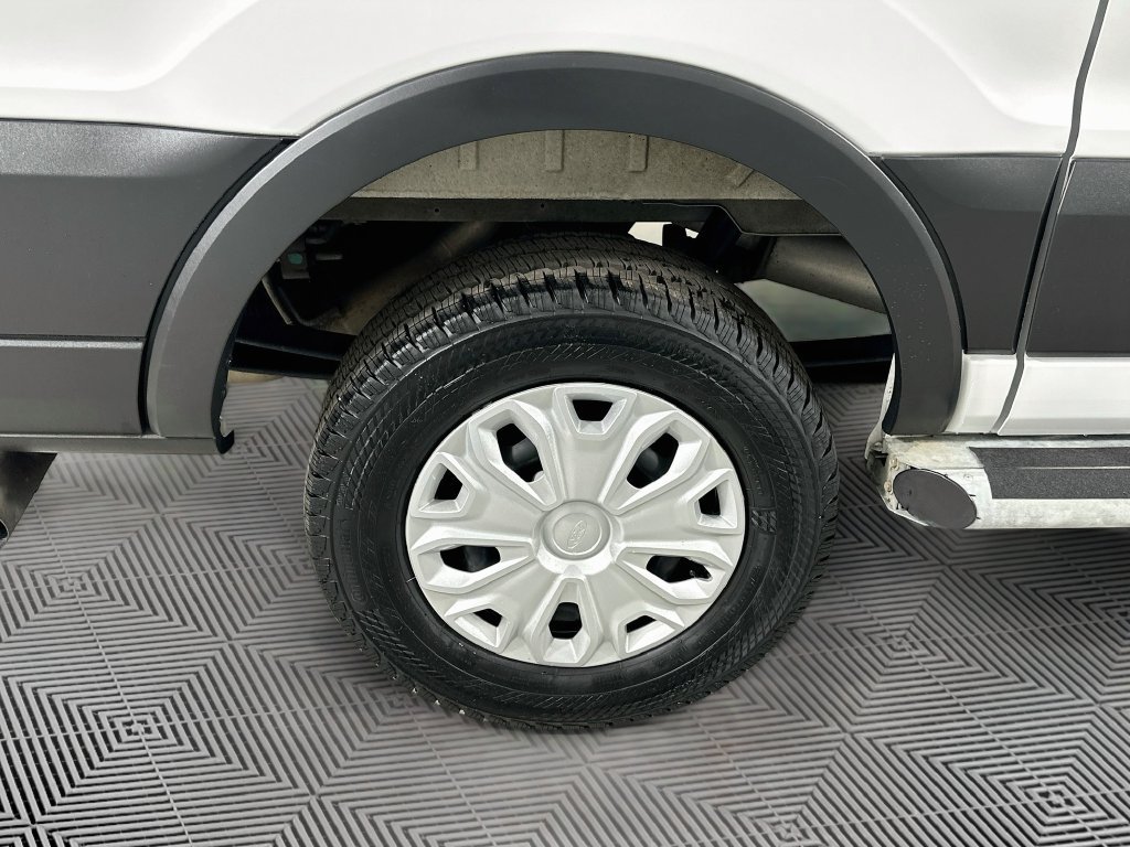 Used 2025 Ford Transit 250 Low Roof w/ Exterior Upgrade Package RWD image 28