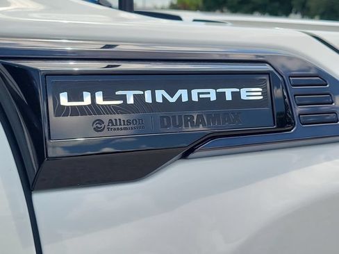 Used 2024 GMC Sierra 2500 Denali Ultimate AWD/4WD image 9