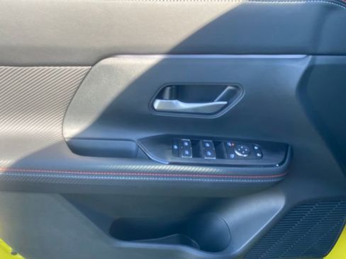 New 2025 Nissan Kicks SR image 11