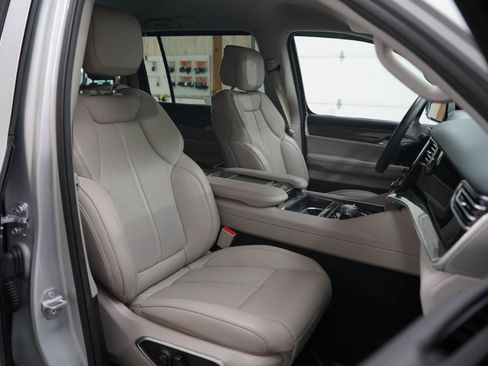 Used 2022 Jeep Wagoneer Series III w/ Convenience Group I AWD/4WD image 30