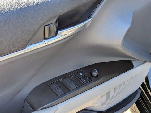 Used 2021 Toyota Camry LE FWD image 11
