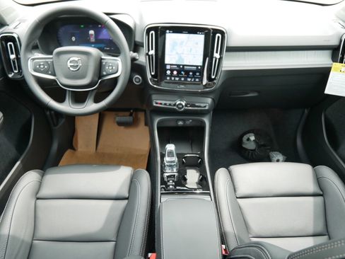 New 2026 Volvo XC40 B5 Plus w/ Protection Package Premier image 7