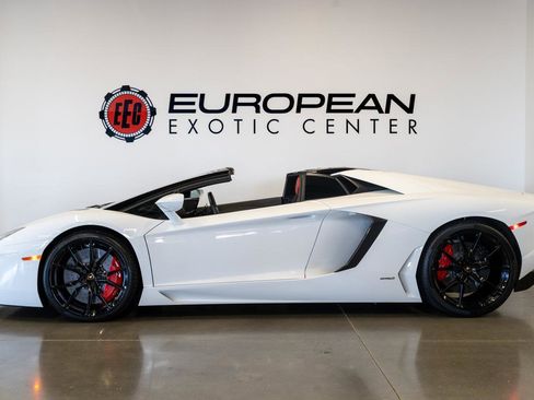 Used 2015 Lamborghini Aventador LP 700-4 image 19