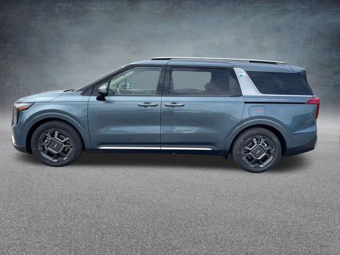 Used 2025 Kia Carnival SX image 28