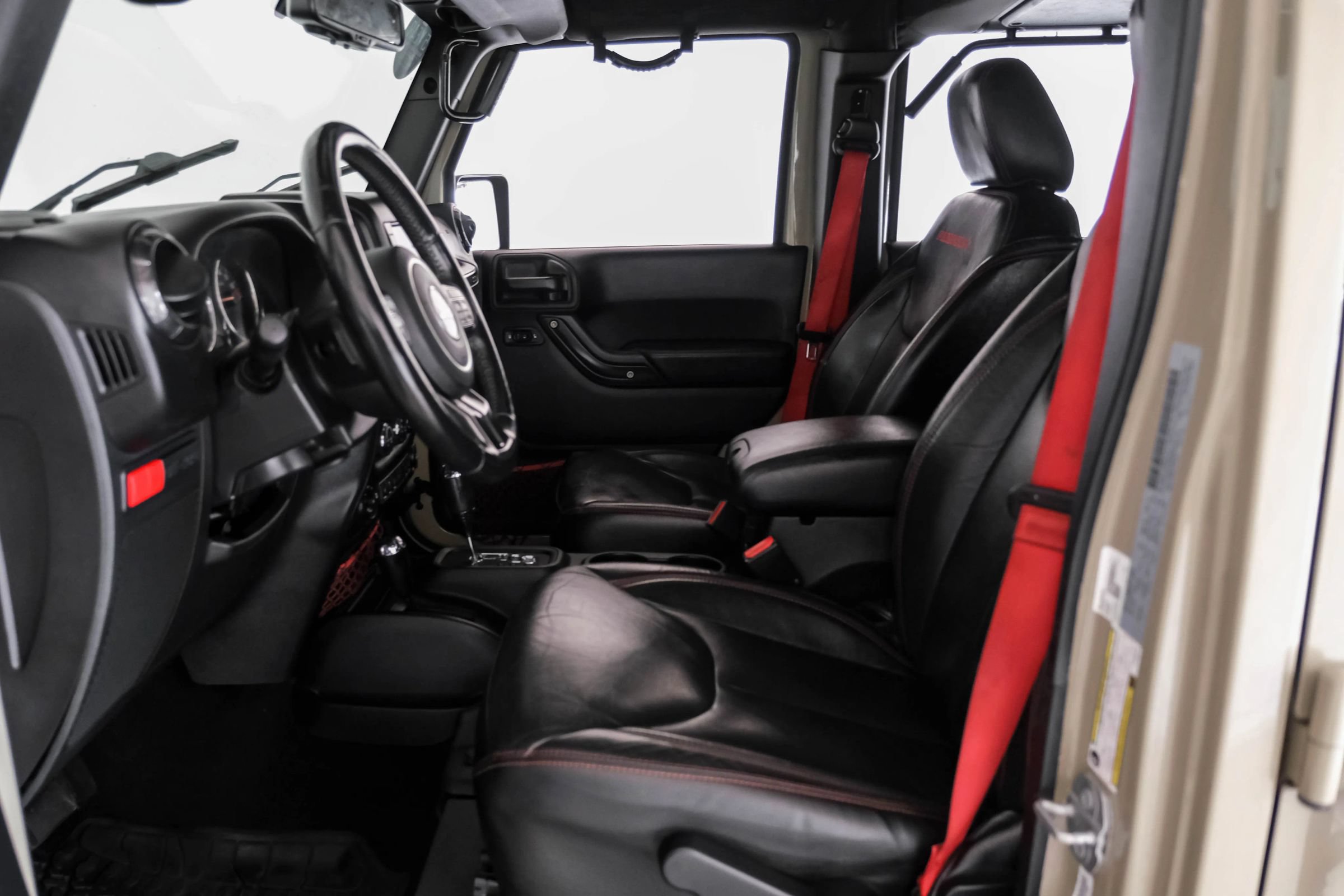 Used 2017 Jeep Wrangler Unlimited Rubicon AWD/4WD image 3