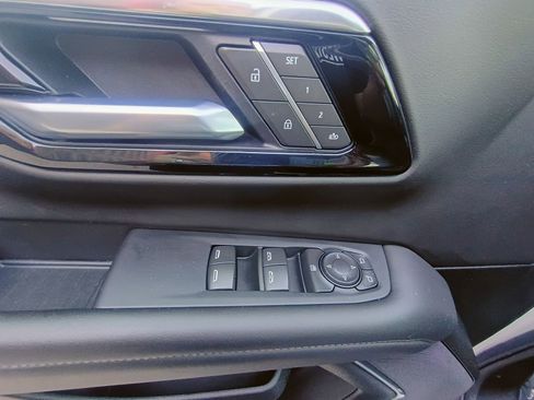 Used 2025 Chevrolet Tahoe LT image 13