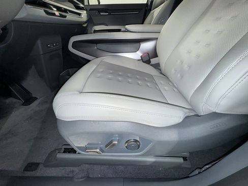 New 2026 Kia EV9 Wind image 14